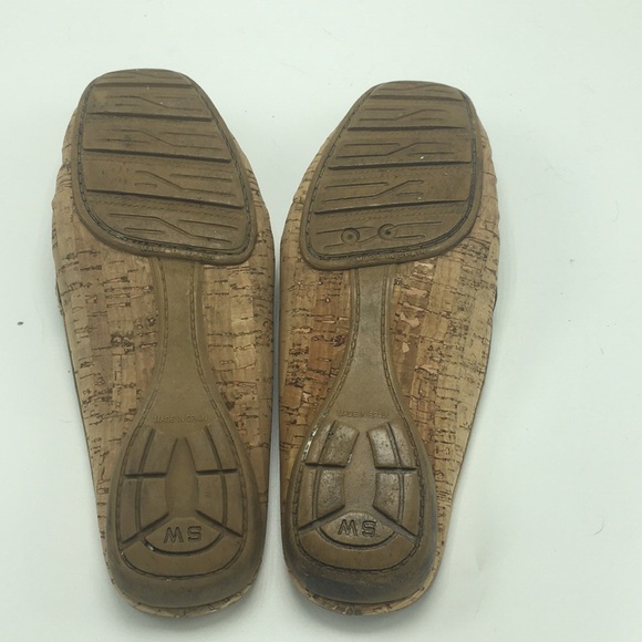 Stuart Weitzman Tan Cork Embellished Mules, Size 7 - Picture 5 of 6